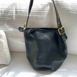 Vintage Coach Black Leather Shoulder Bag 9085